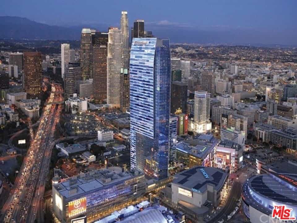 Condominium in Los Angeles, California 11051345