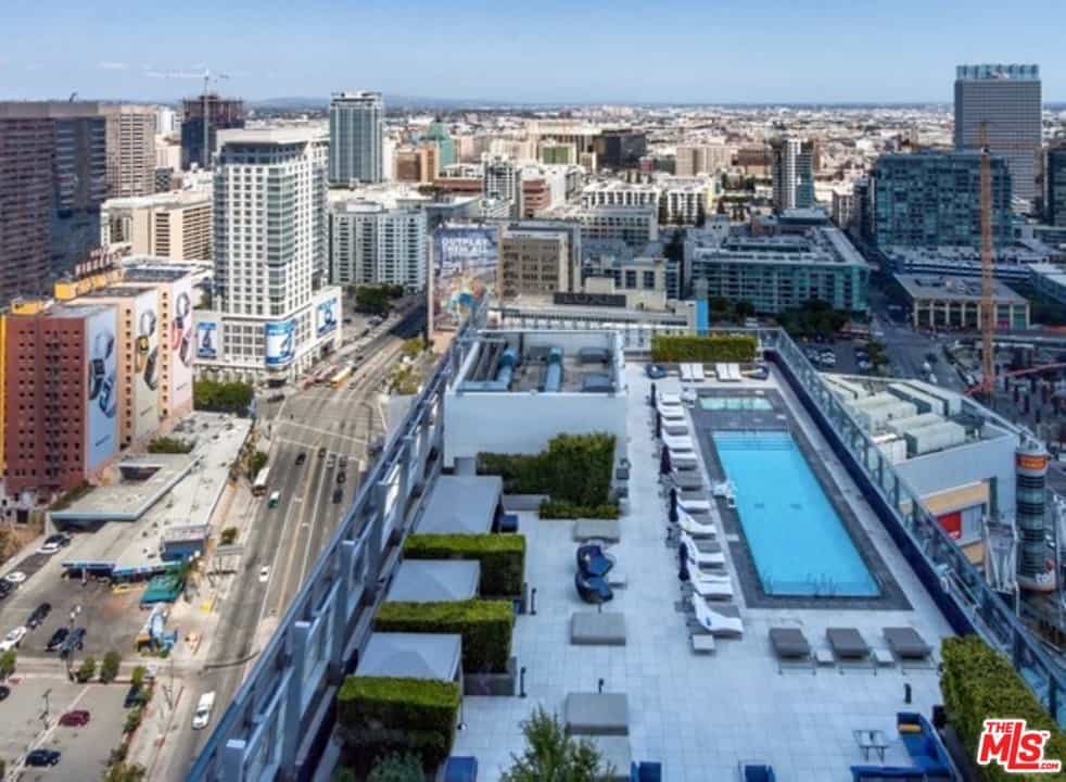 Condominium in Los Angeles, California 11051345