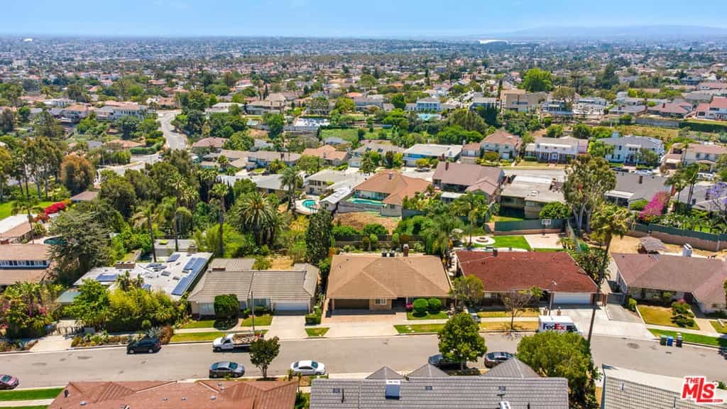Condominium in Baldwin Hills, California 11051430