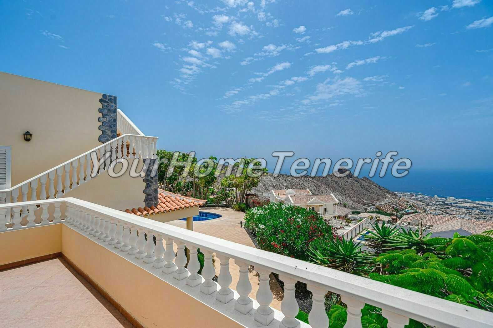 Condominium in Adeje, Canary Islands 11051549