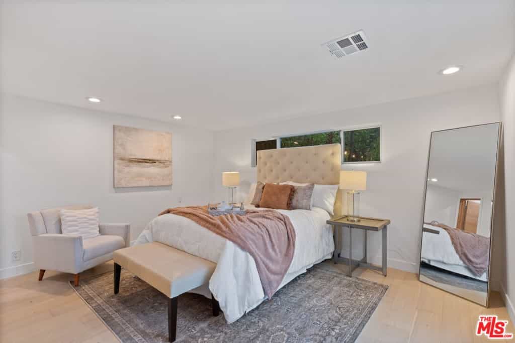 Condominium in Beverly Hills, California 11051580
