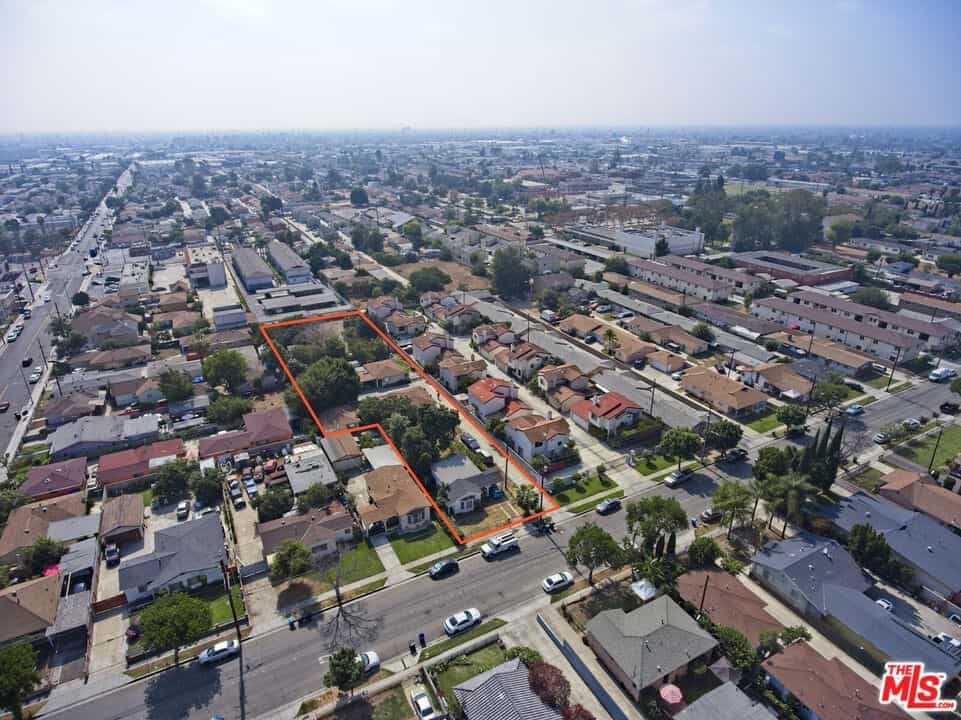 Condominium in Cudahy, California 11051587