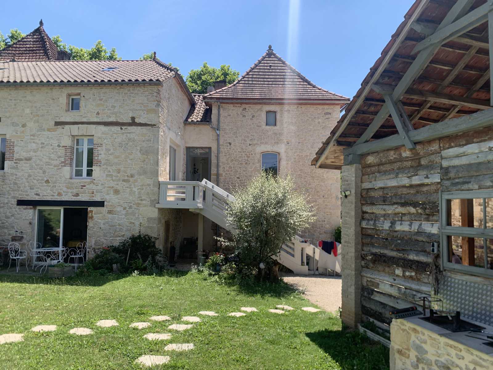 Hus i Prayssac, Occitanie 11051705