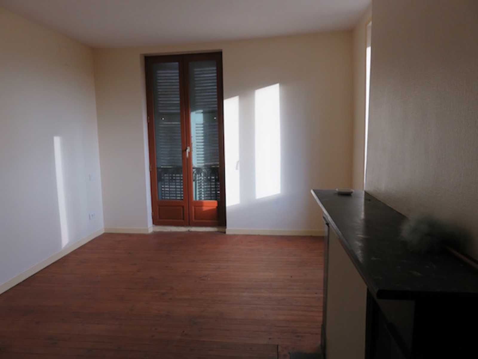 公寓 在 Belves, Nouvelle-Aquitaine 11051727