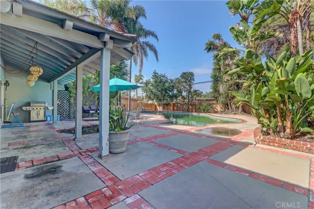 Condominium in Long Beach, California 11051763