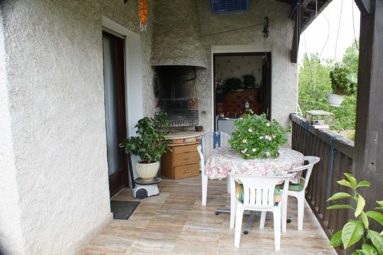 σπίτι σε Pujols, Nouvelle-Aquitaine 11051785