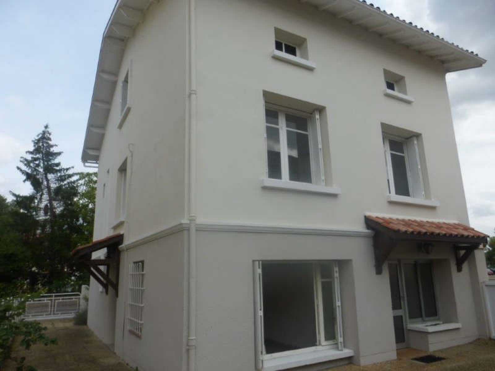 House in La Meme, Nouvelle-Aquitaine 11051837