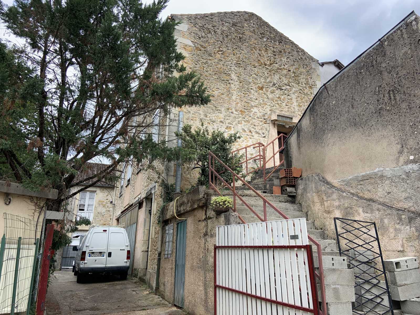 Hus i Fumel, Nouvelle-Aquitaine 11051847