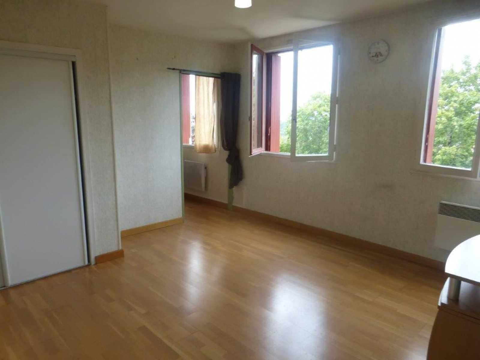 公寓 在 Fumel, Nouvelle-Aquitaine 11051917