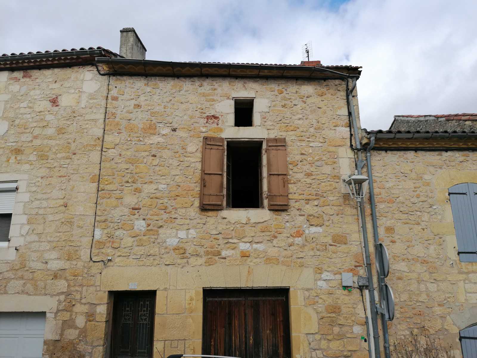 Talo sisään Monsempron-Libos, Nouvelle-Aquitaine 11051933