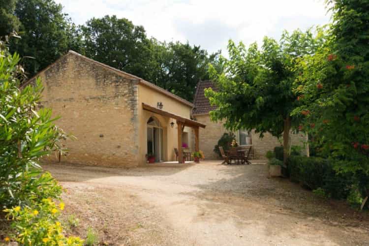 House in Sauveterre-la-Lemance, Nouvelle-Aquitaine 11051962