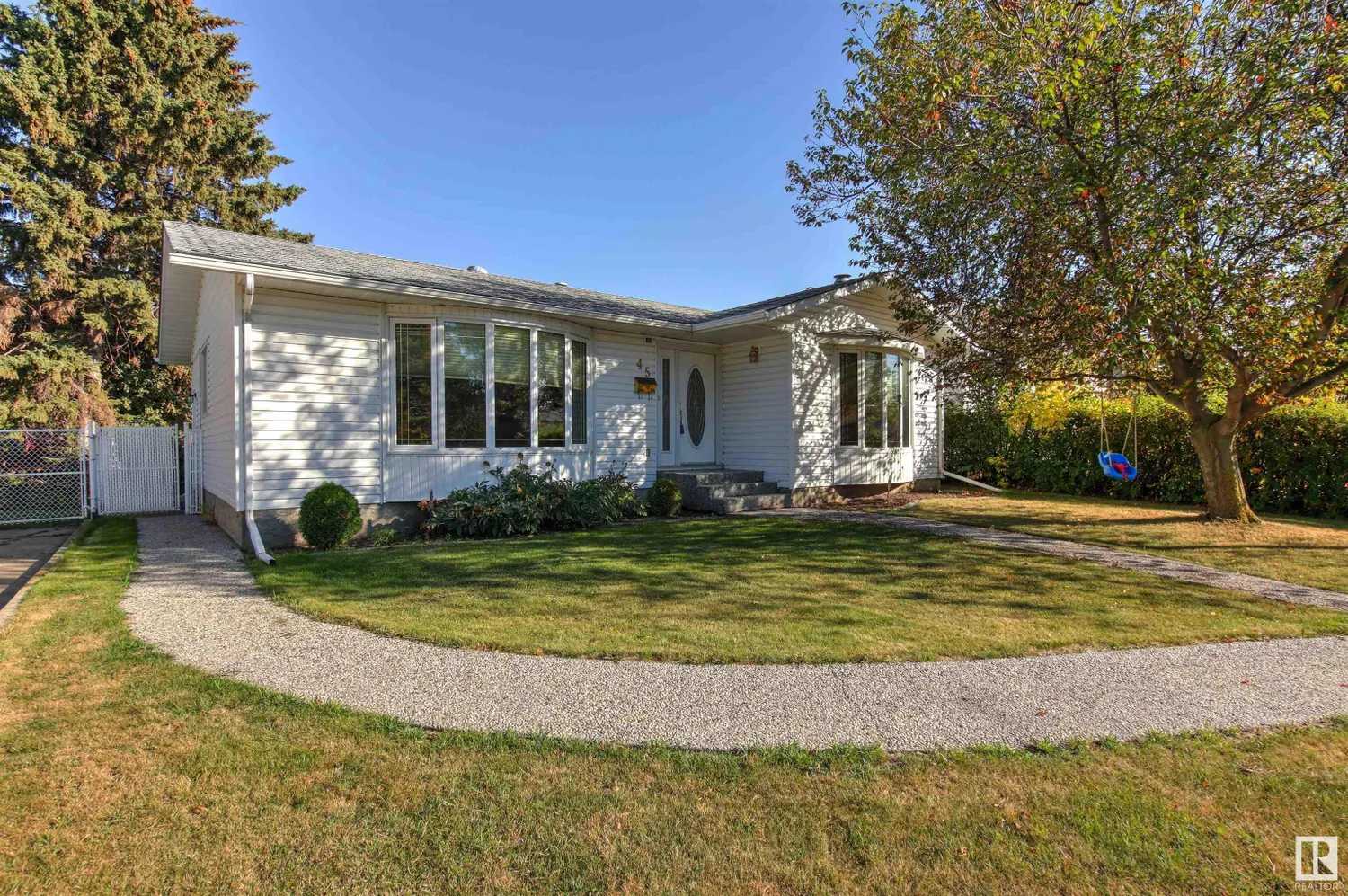 House in Spruce Grove, Alberta 11052075