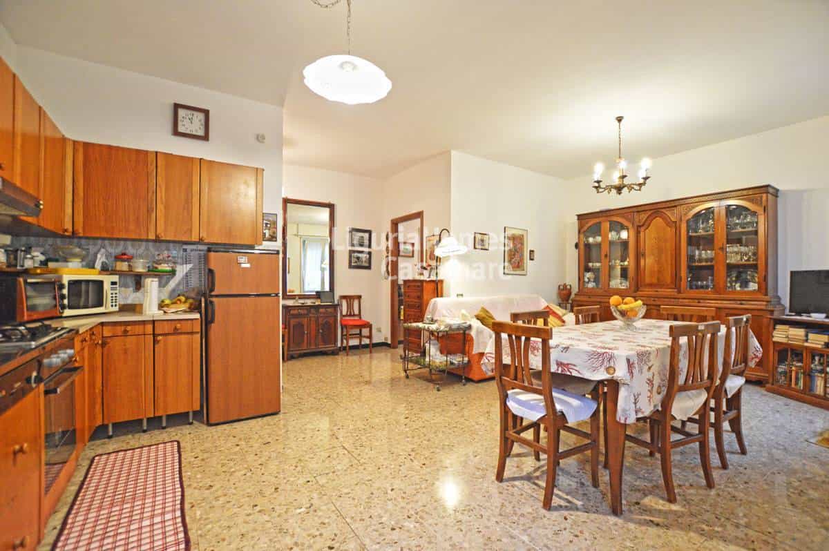 Condominio en Bordighera, Liguria 11052354