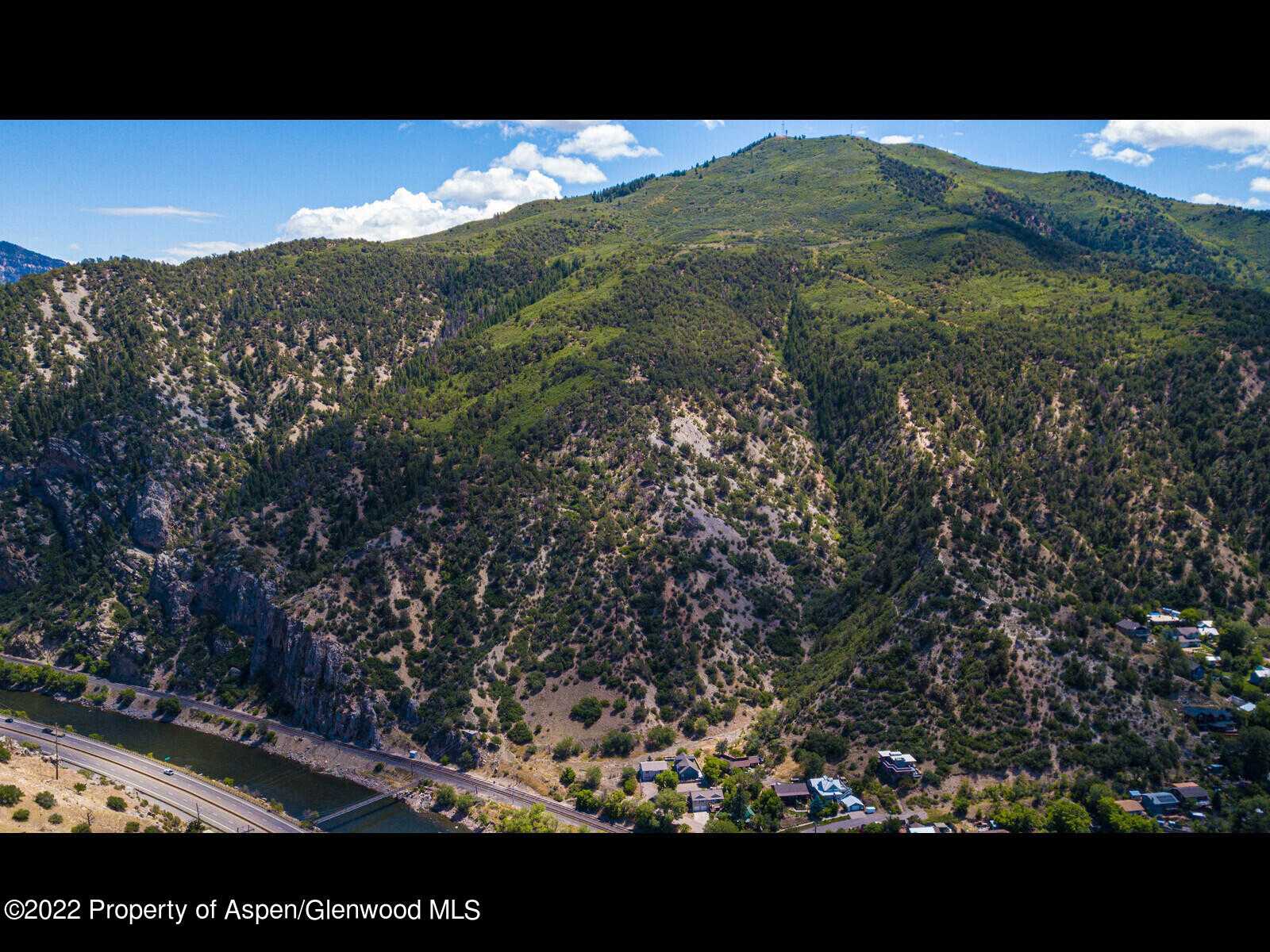 Tanah di Mata Air Glenwood, Colorado 11052471