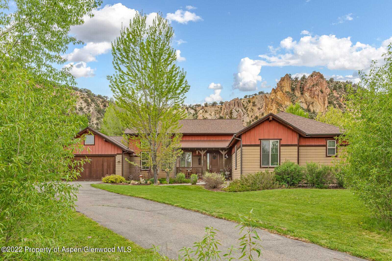 House in Cattle Creek, Colorado 11052541
