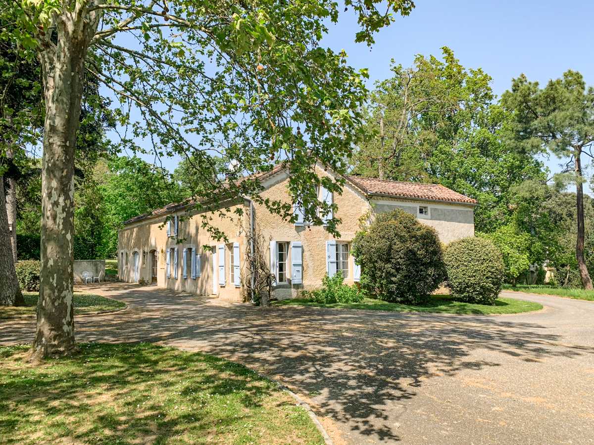 Rumah di Fleurance, Occitanie 11053213