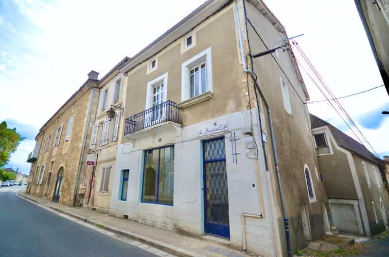 House in Thiviers, Nouvelle-Aquitaine 11053291