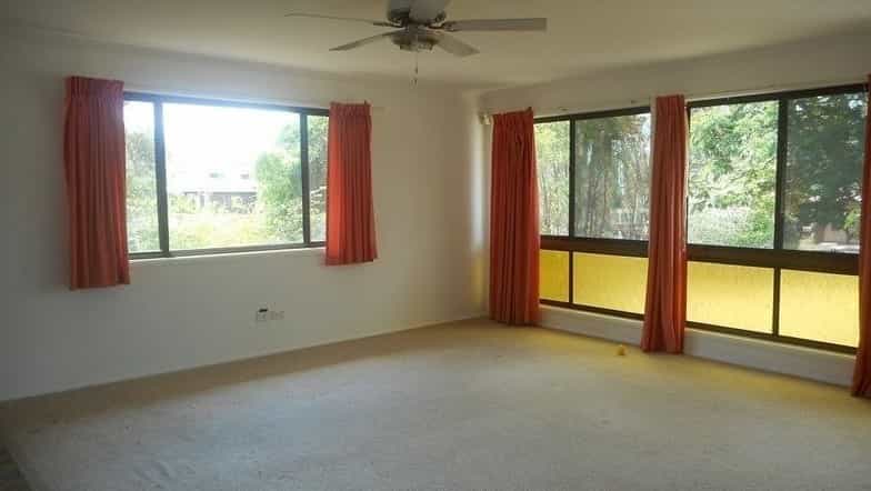 Rumah di Loganholme, Queensland 11053517