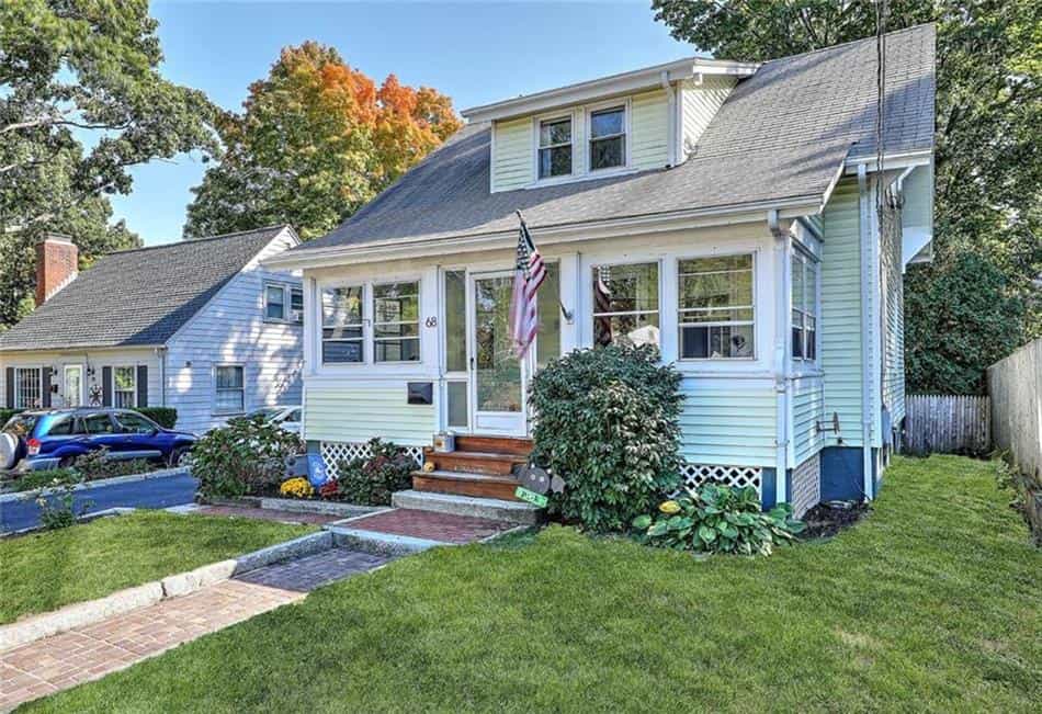 House in Bay Spring, Rhode Island 11054263