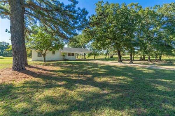 House in Emory, Texas 11054309