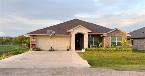 House in Mabank, Texas 11054373