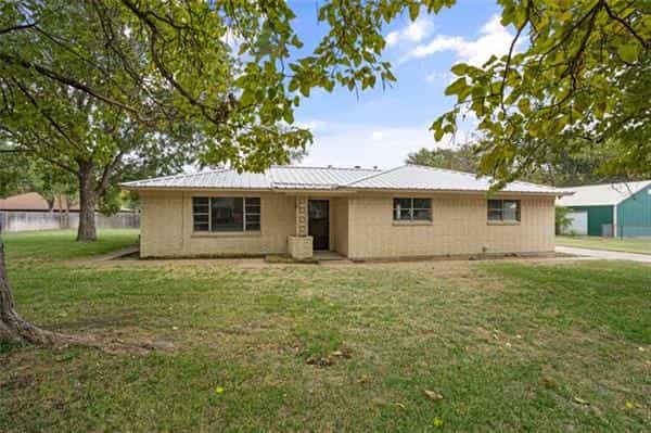 House in Iona, Texas 11054430