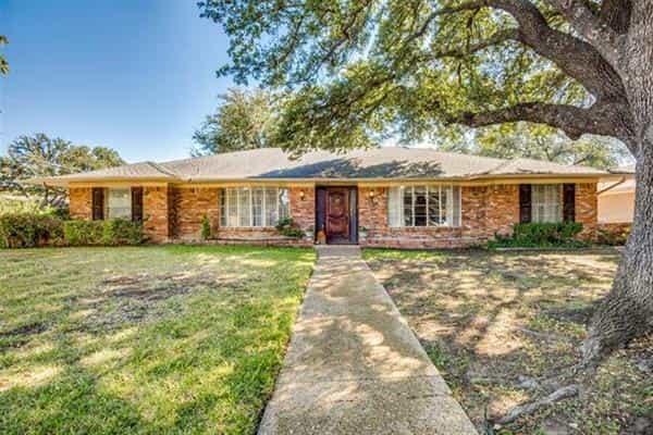 House in Farmers Branch, Texas 11054475