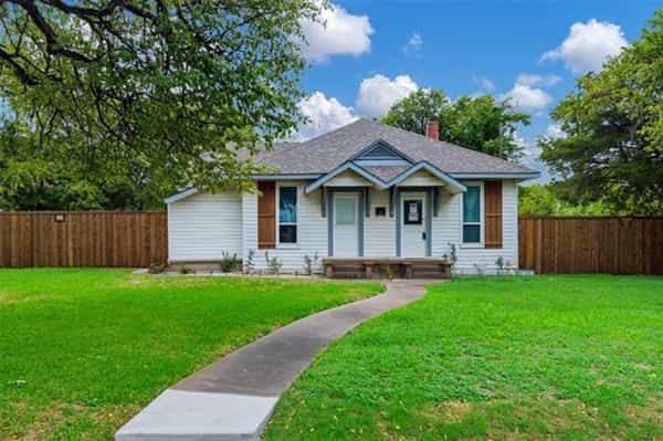 House in Rockwall, Texas 11054533