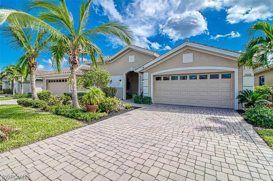 House in Biggar, Florida 11054808