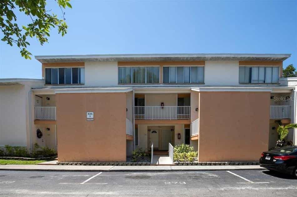 Condominium in Gandy, Florida 11054895
