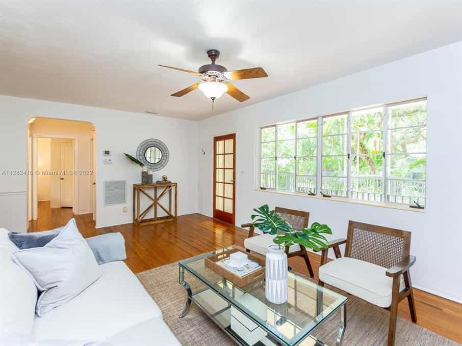 Condominium in Ocean View Heights, Florida 11055206