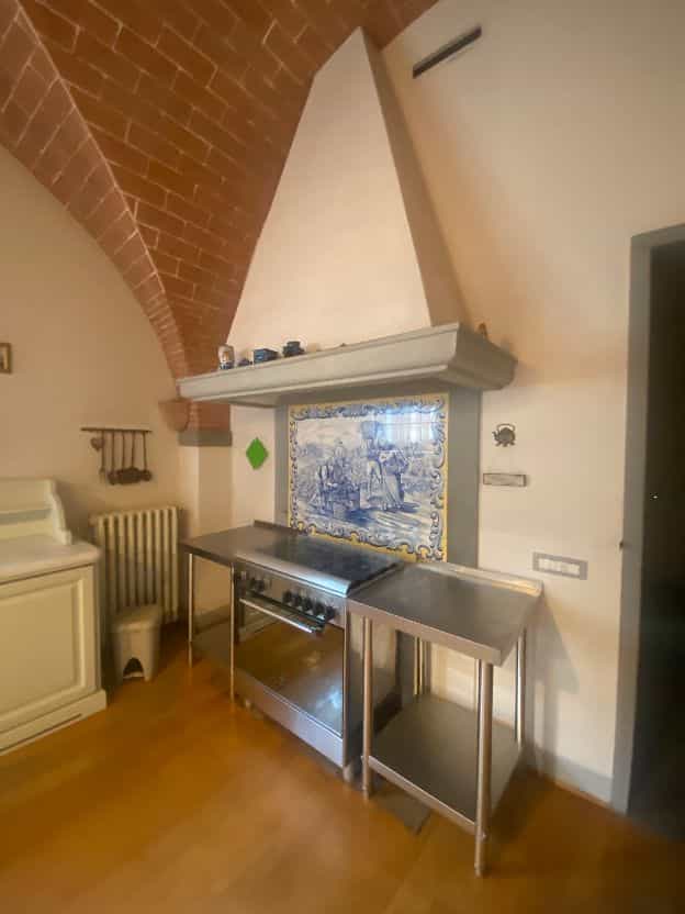 rumah dalam Santa Croce sull' Arno, Tuscany 11055518