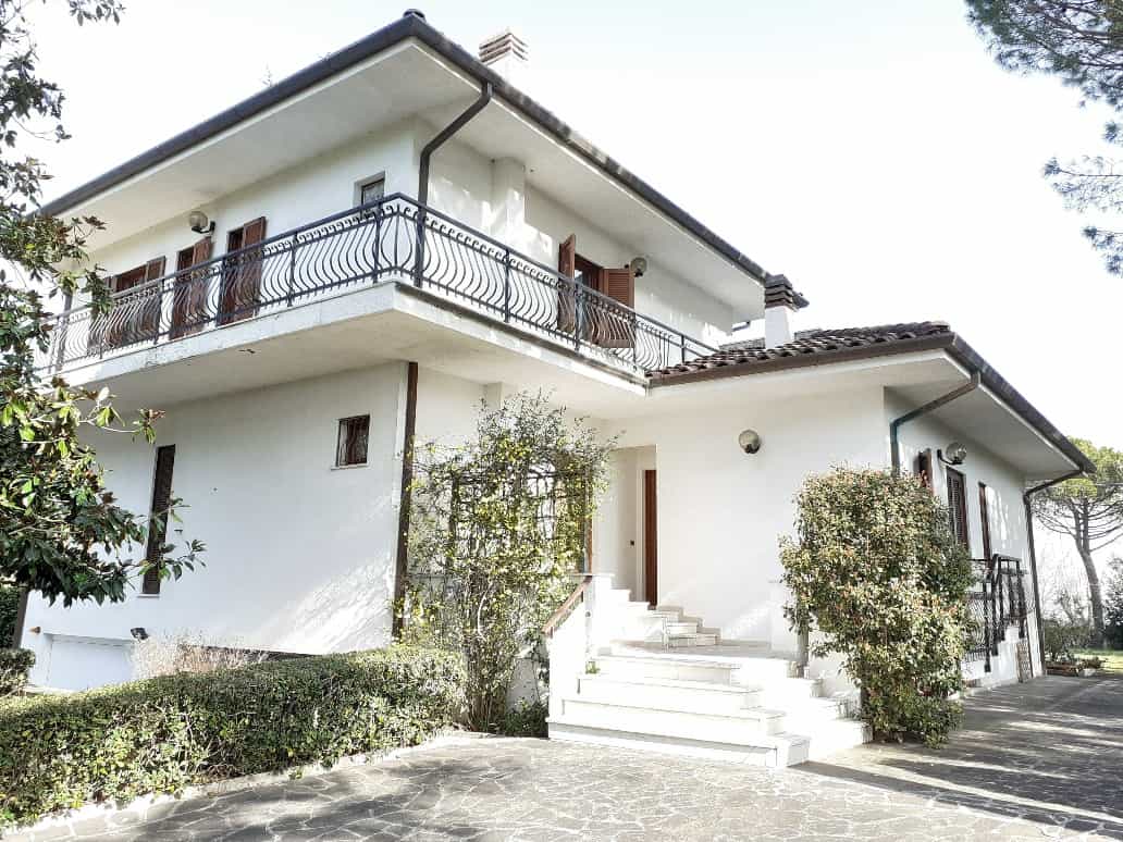 房子 在 Ancona, Marche 11055690