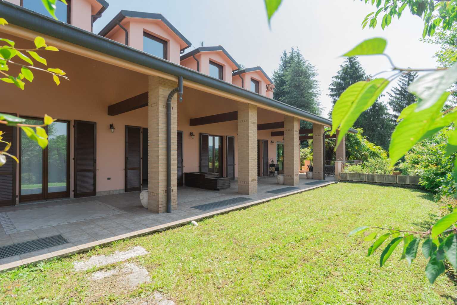 жилой дом в Sirone, Lombardy 11055733