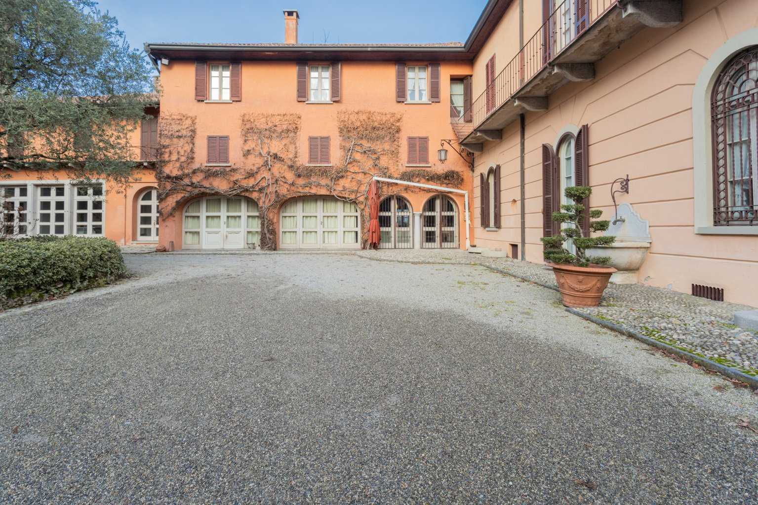 Huis in Pomeo, Lombardije 11055747