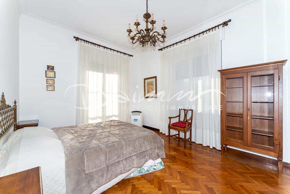 Eigentumswohnung im Genoa, Liguria 11055798