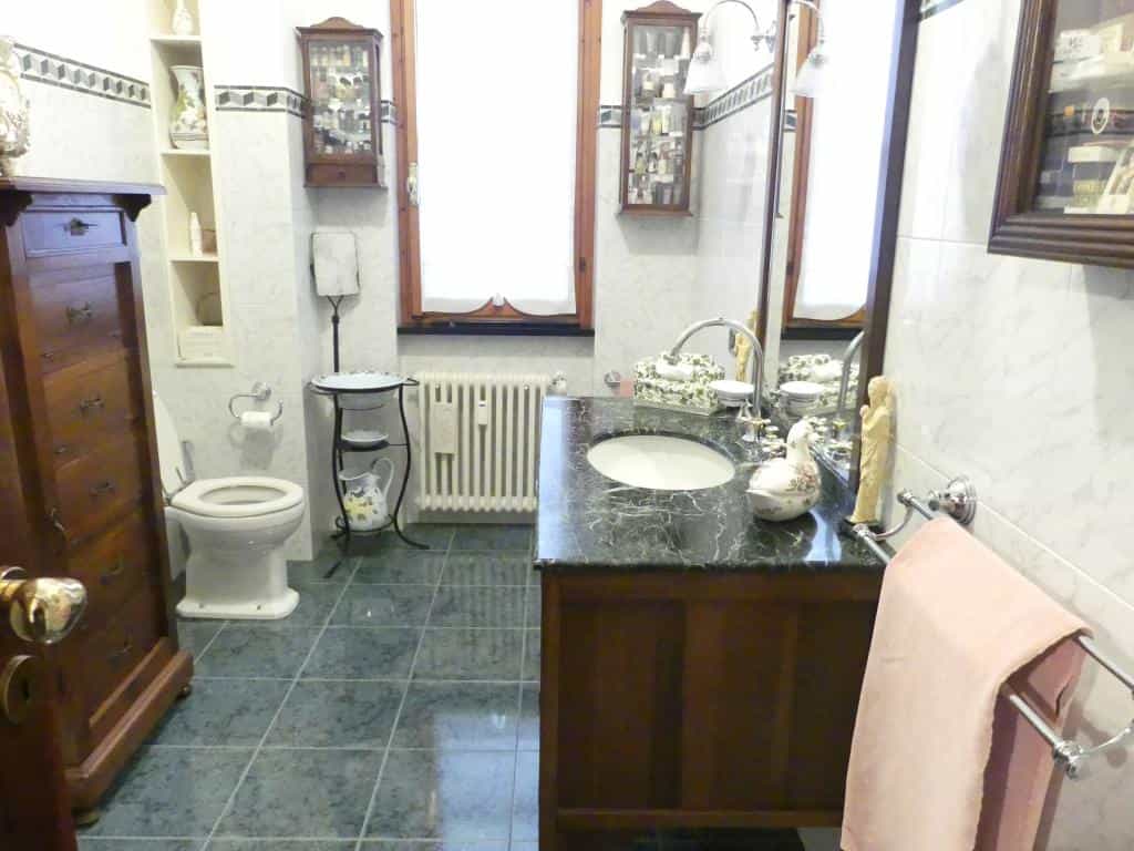 公寓 在 Albisola Superiore, Liguria 11055817