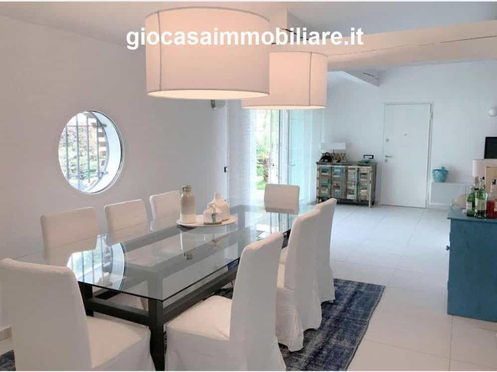 Casa nel Lignano Sabbiadoro, Friuli-Venezia Giulia 11055834