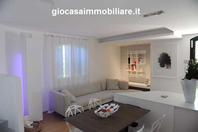 σπίτι σε Λιγνιάνο Σαμπιαντόρο, Friuli-Venezia Giulia 11055838