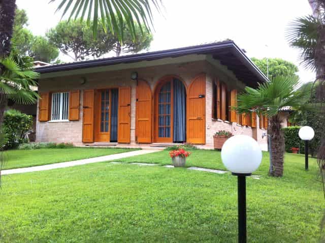 Huis in Lignano Sabbiadoro, Friuli-Venezia Giulia 11055847