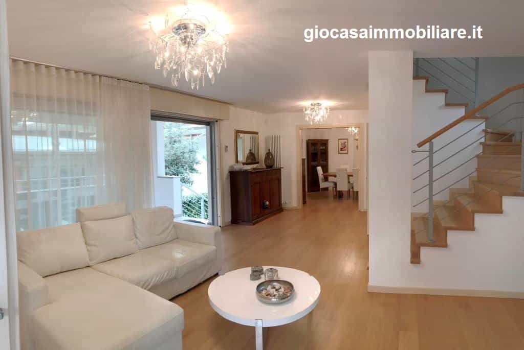 Huis in Lignano Sabbiadoro, Friuli-Venezia Giulia 11055849