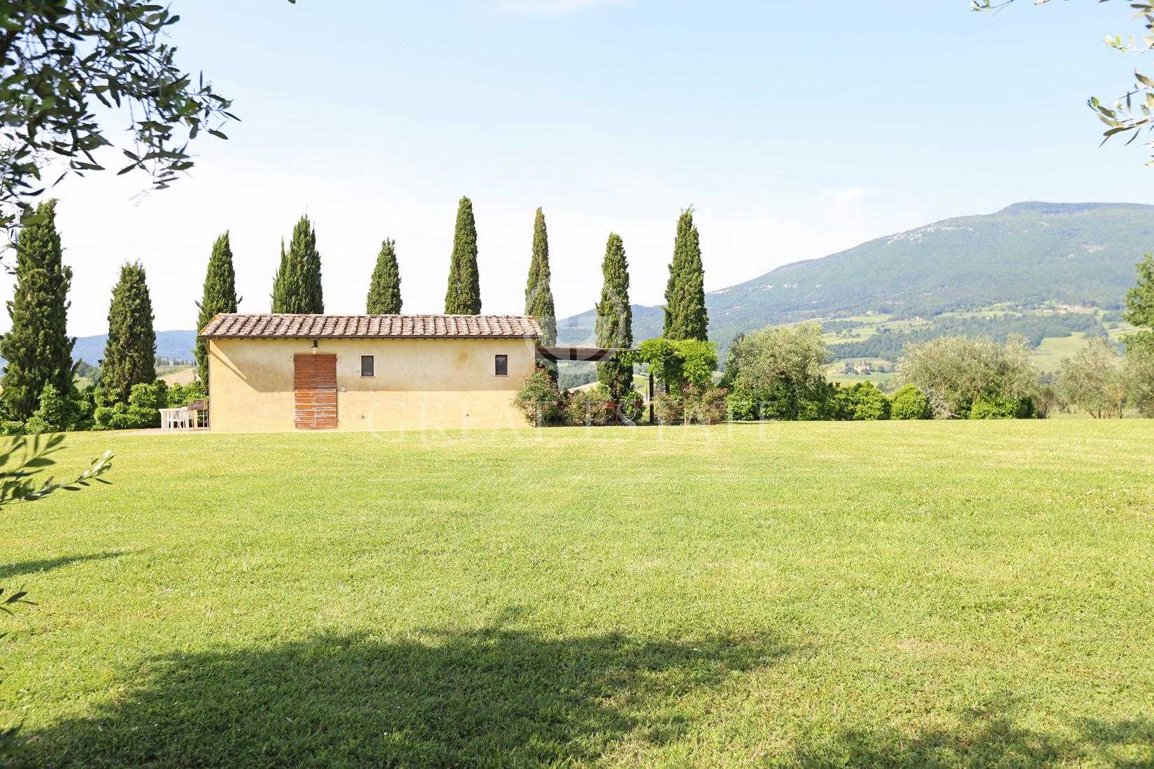 집 에 Cetona, Tuscany 11055953