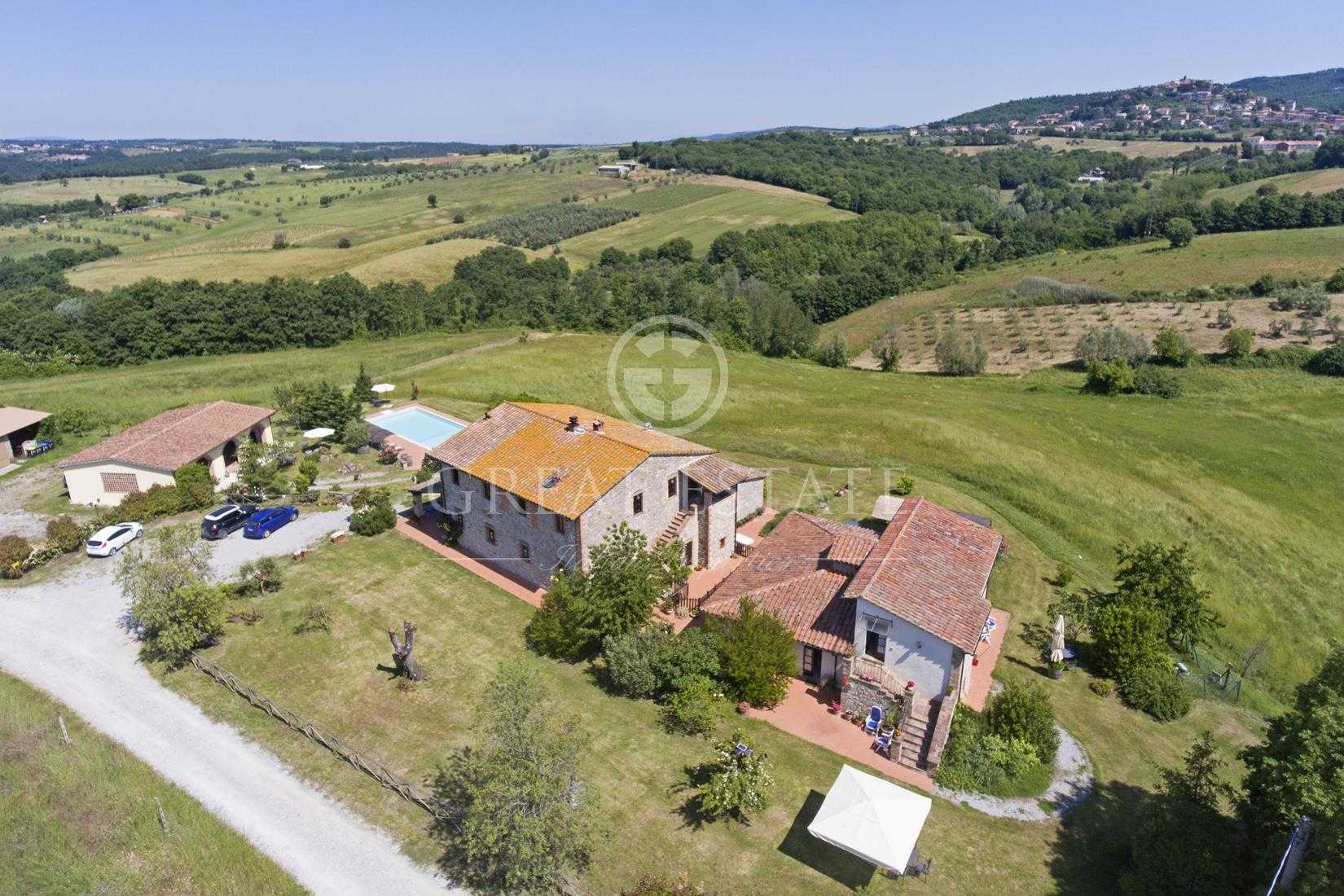 집 에 Montegabbione, Umbria 11056000