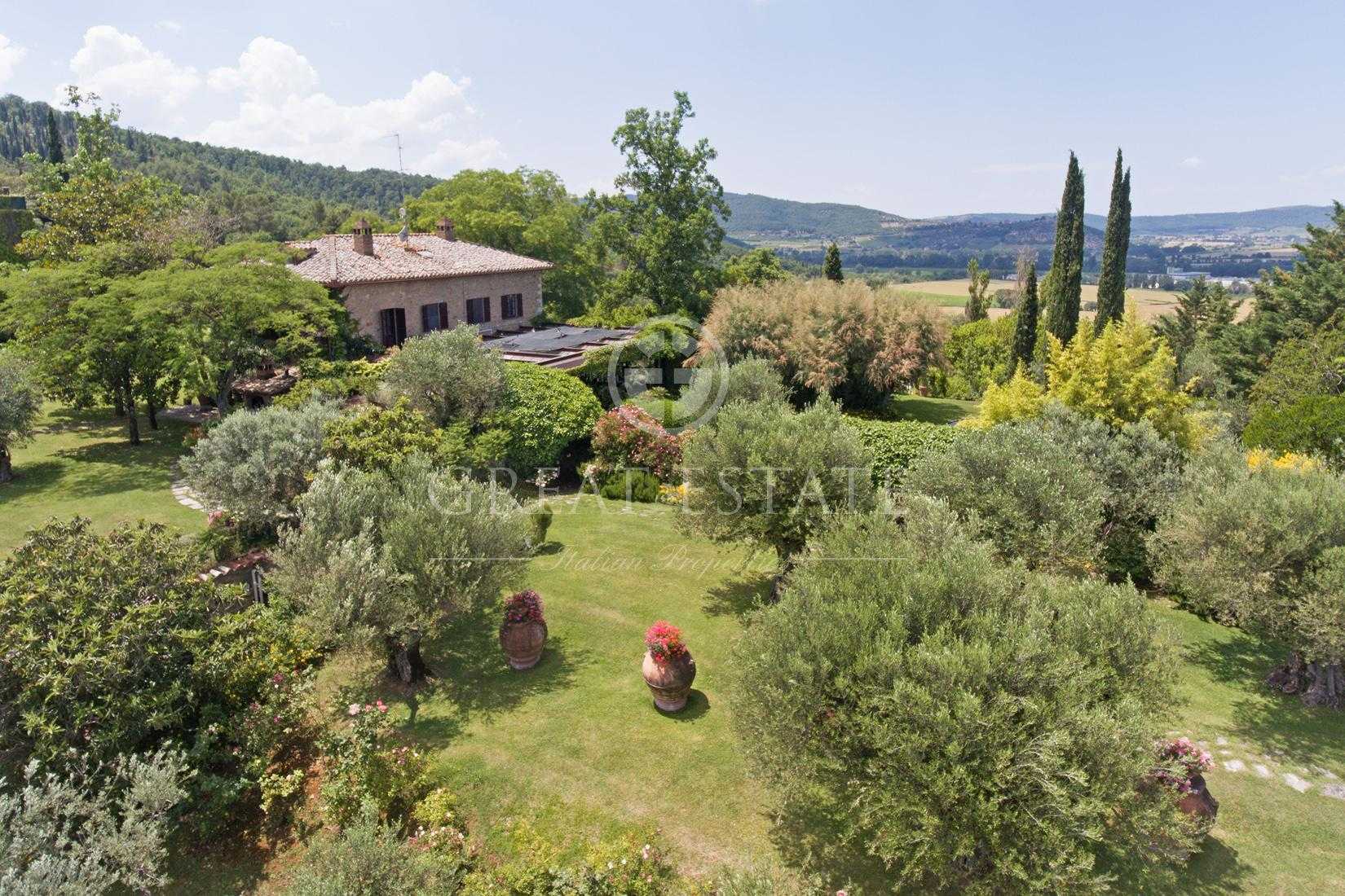 Huis in Corciano, Umbria 11056005