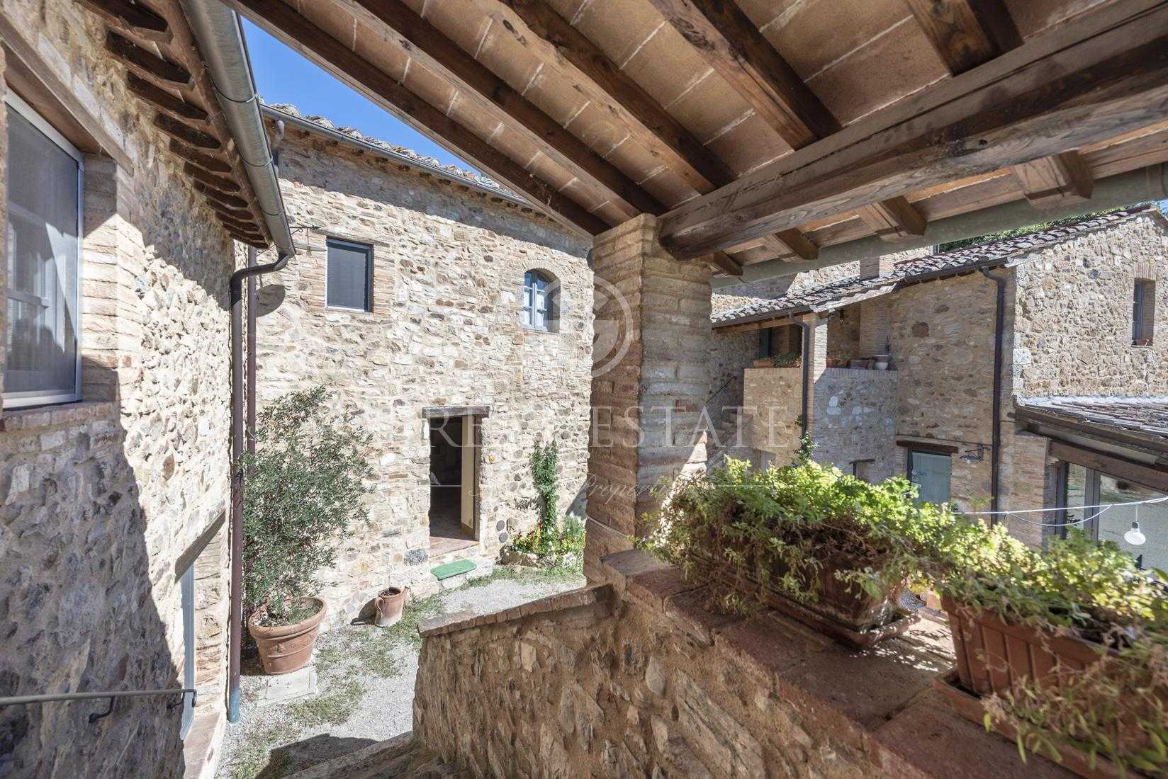 casa en Colle di Val d'Elsa, Tuscany 11056032