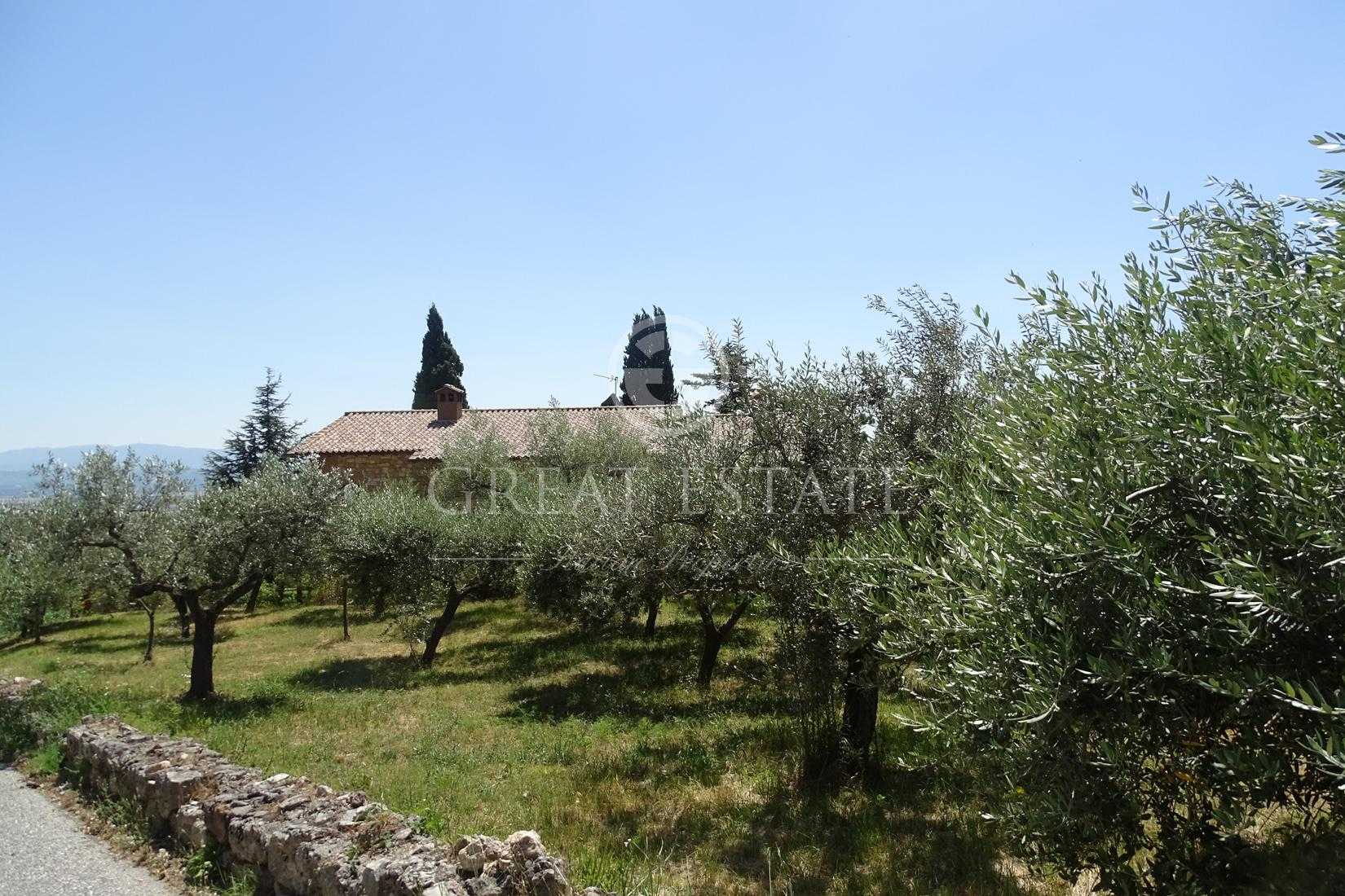 σπίτι σε Assisi, Umbria 11056035
