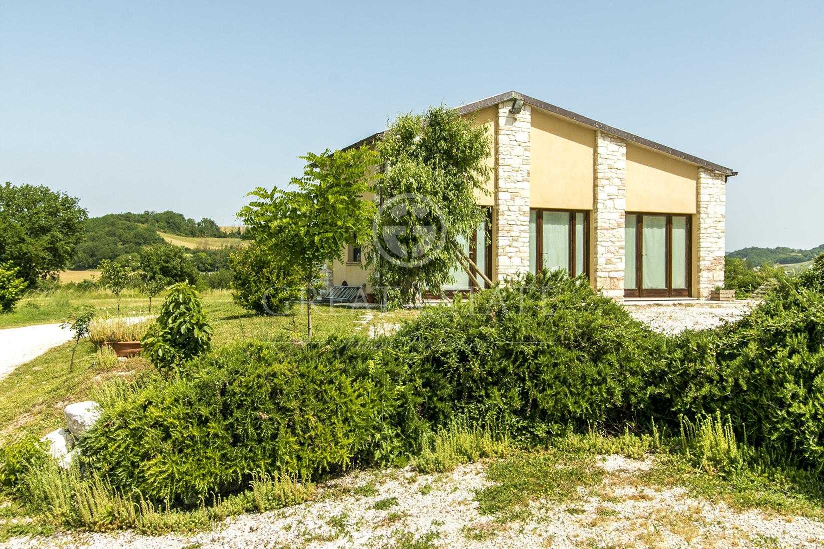 жилой дом в Sassoferrato, Marche 11056042