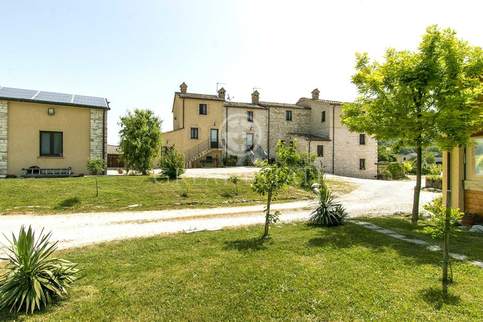rumah dalam Sassoferrato, Marche 11056042