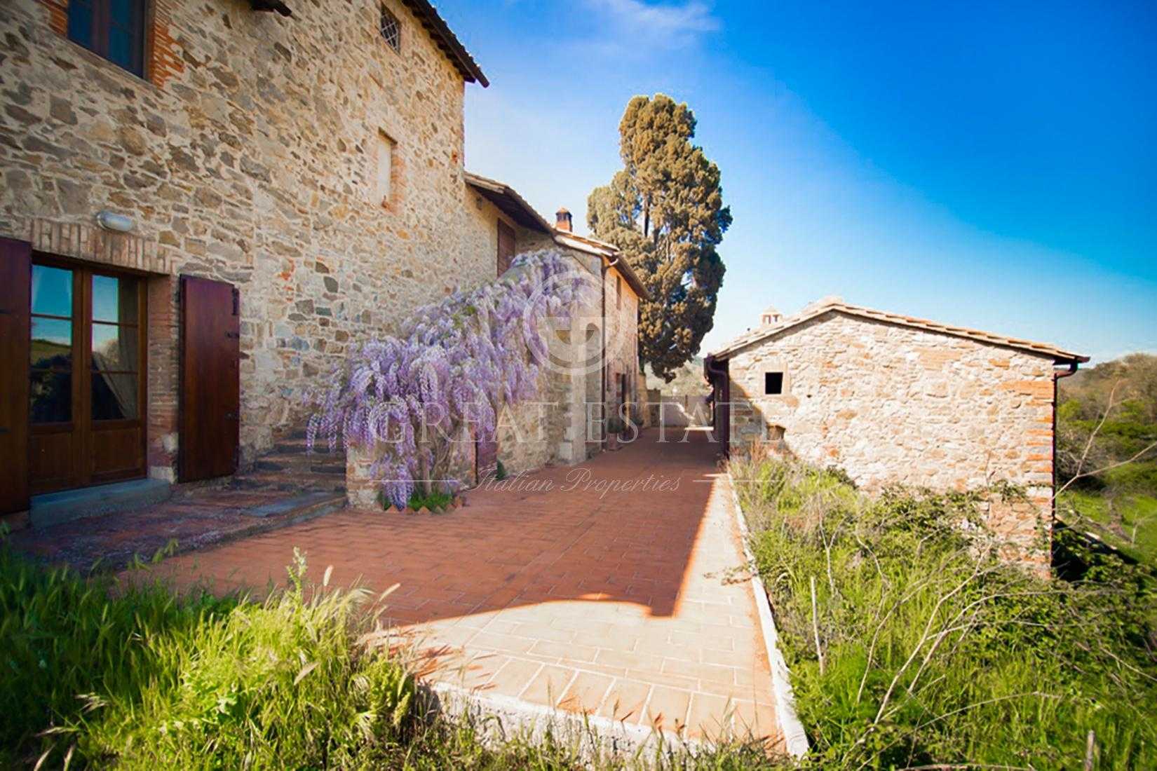 Rumah di Castelnuovo Berardenga, Tuscany 11056083