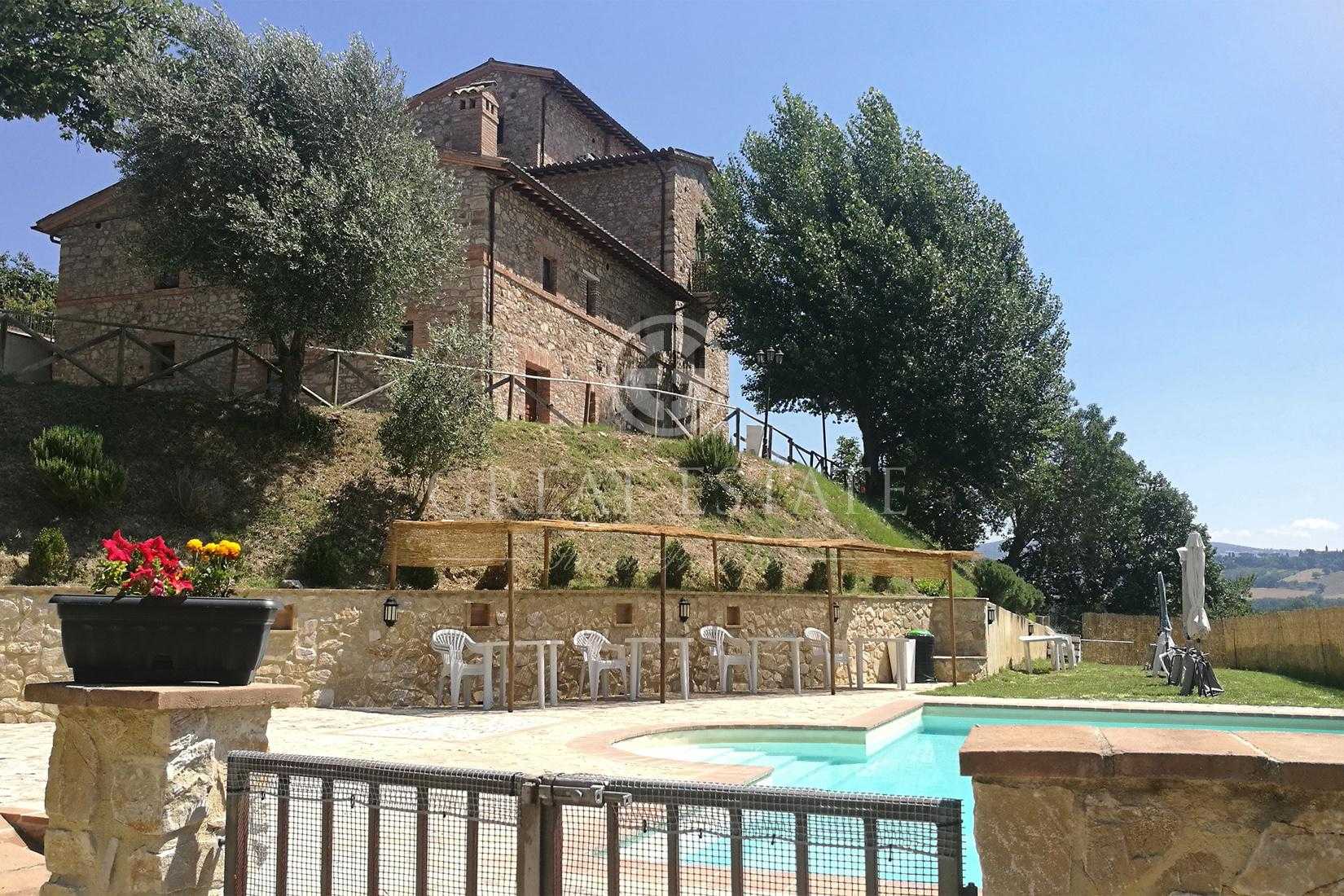 loger dans Mont Château de Vibio, Ombrie 11056103